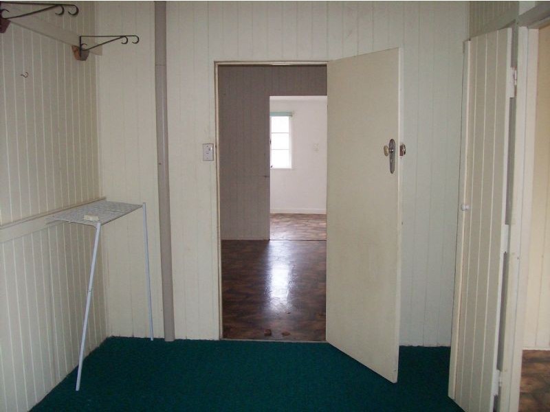 8 Davy Avenue, Proserpine QLD 4800