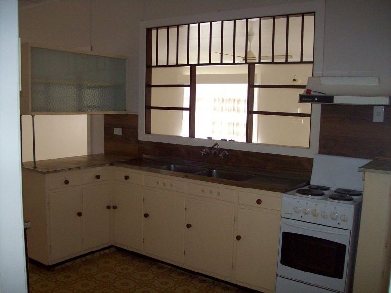 17 Davy Avenue, Proserpine QLD 4800