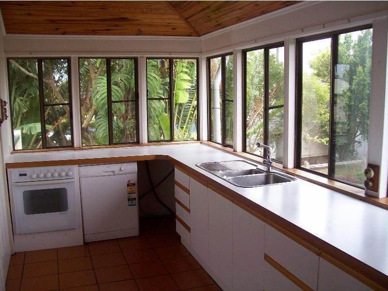 9 Florence Street, Proserpine QLD 4800