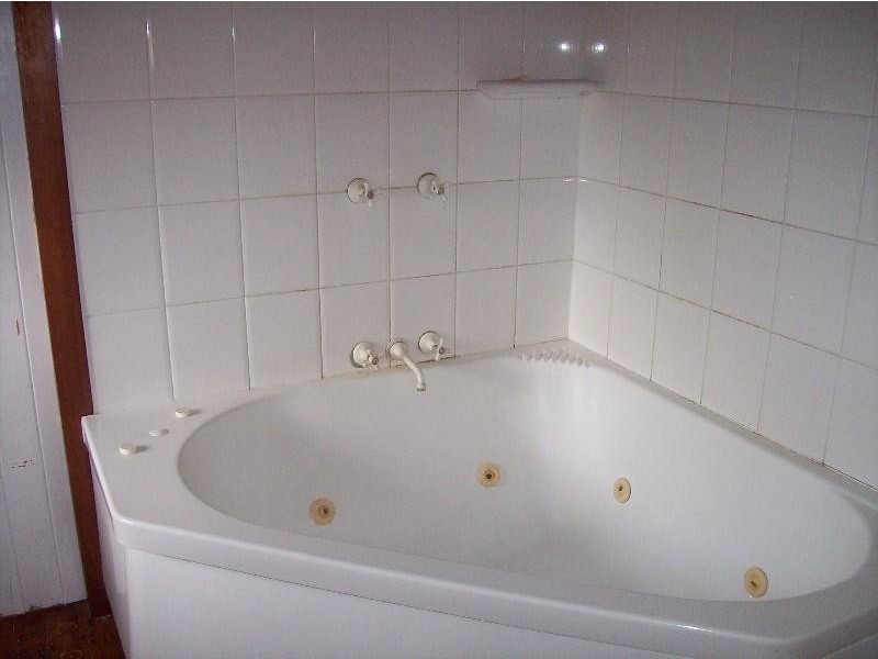 9 Florence Street, Proserpine QLD 4800