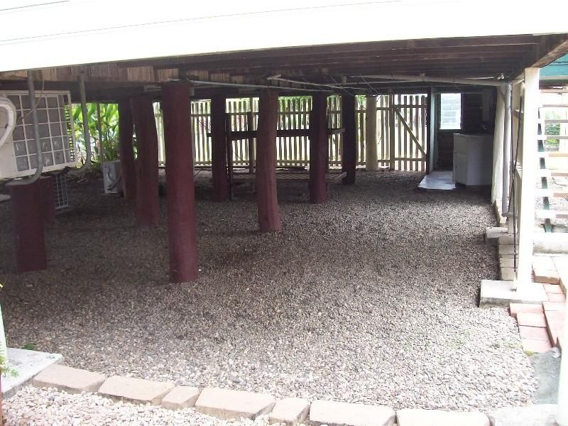 9 Florence Street, Proserpine QLD 4800