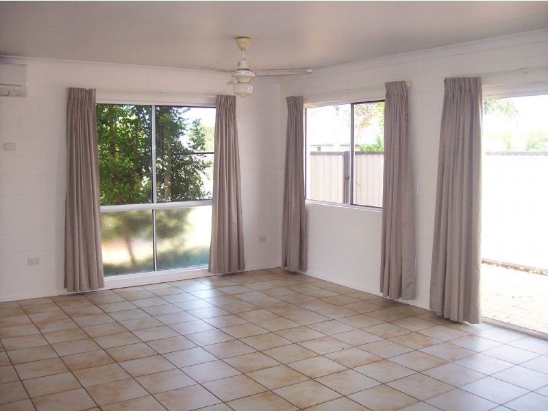 2 Rose Street, Proserpine QLD 4800