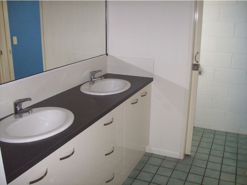 2 Rose Street, Proserpine QLD 4800