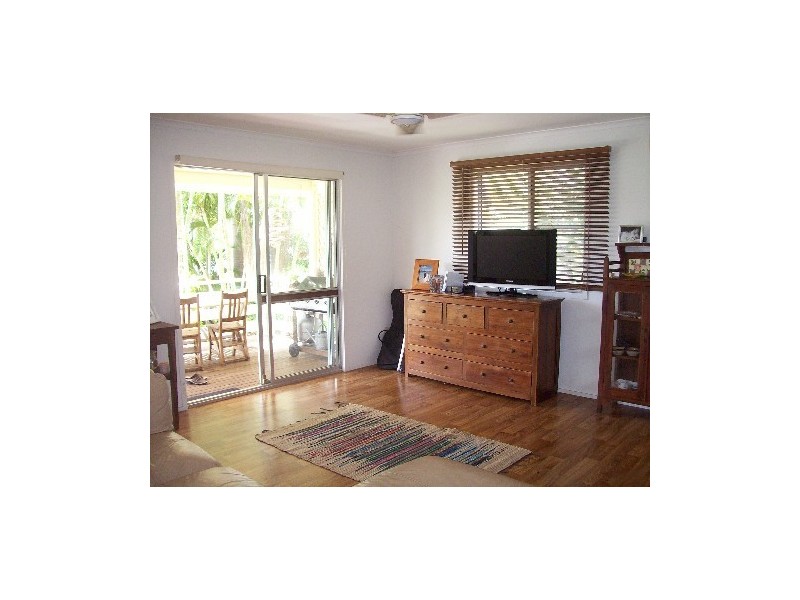 51 Manooka Drive, Cannonvale QLD 4802