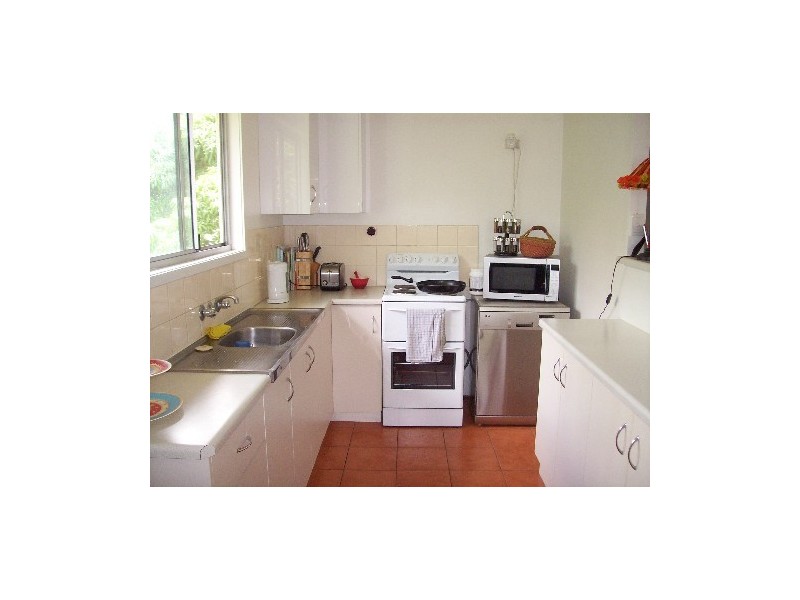 51 Manooka Drive, Cannonvale QLD 4802