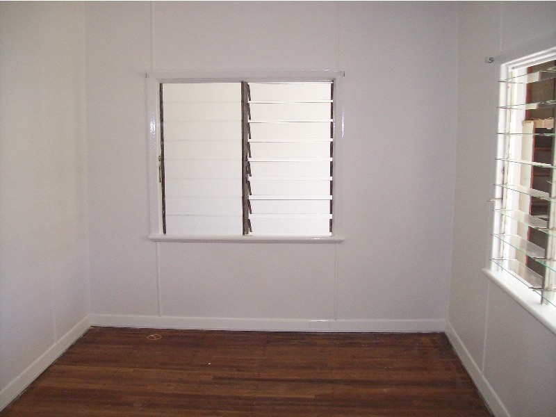 19 Elizabeth Street, Proserpine QLD 4800