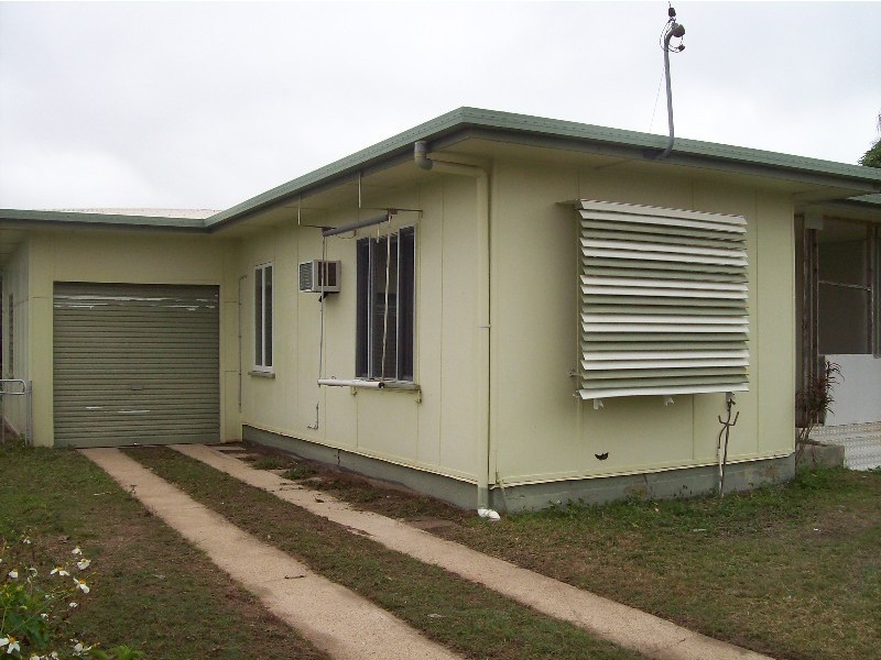 19 Elizabeth Street, Proserpine QLD 4800