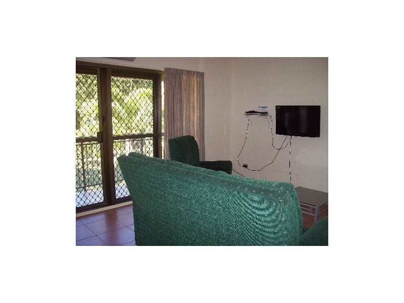 13/48 Coral Esplanade, Cannonvale QLD 4802