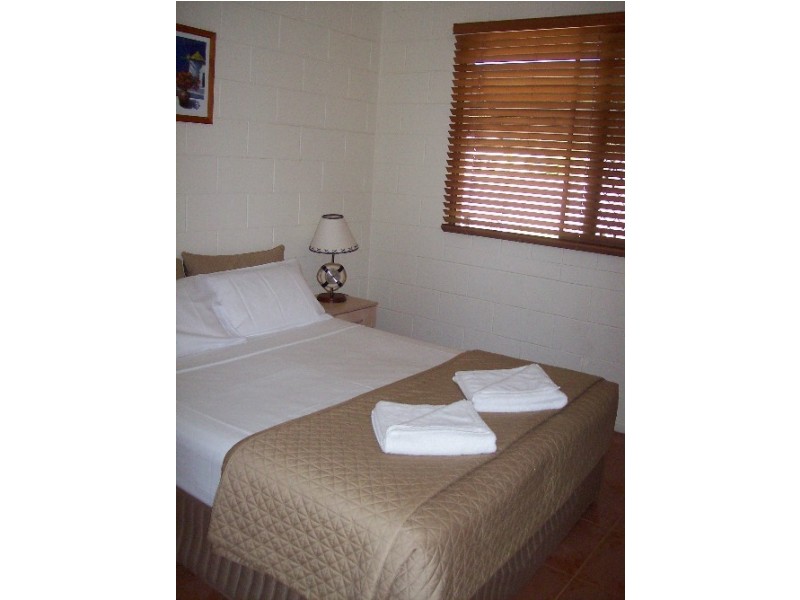 13/48 Coral Esplanade, Cannonvale QLD 4802