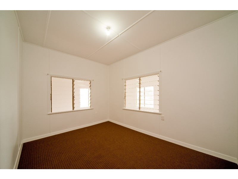 19 Elizabeth Street, Proserpine QLD 4800