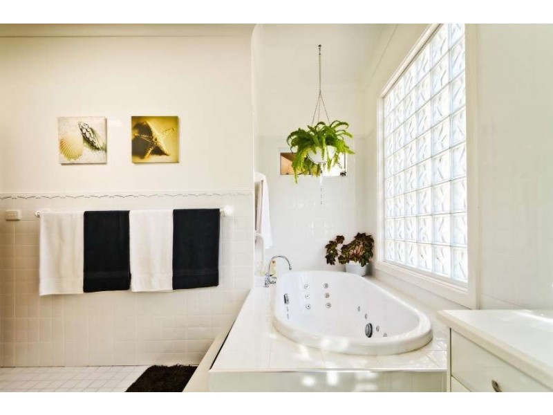 8 Hutcheson St, Hat Head NSW 2440