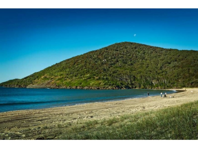 8 Hutcheson St, Hat Head NSW 2440