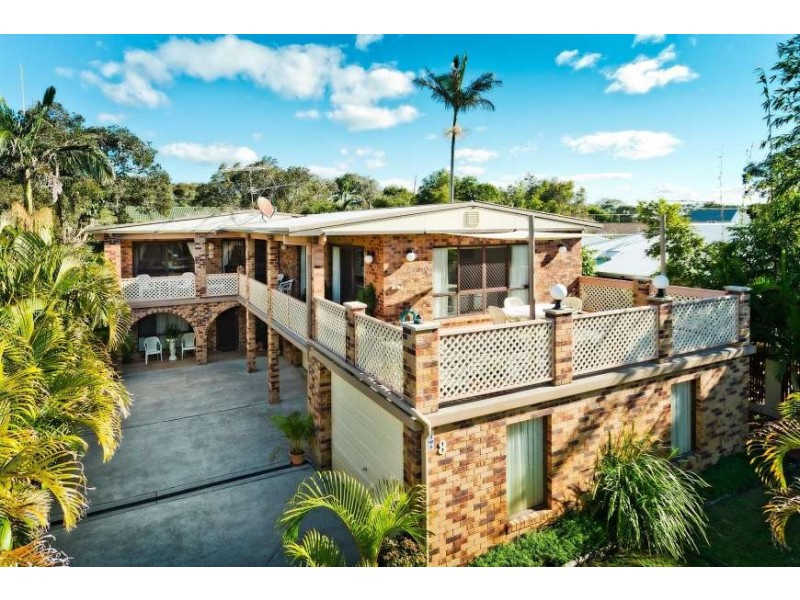 8 Hutcheson St, Hat Head NSW 2440