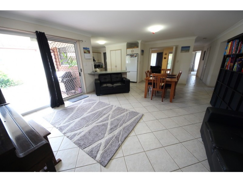 17 Athol Elliott Pl, South West Rocks NSW 2431