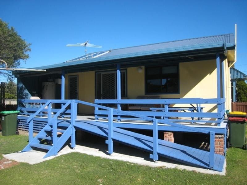 17 Straight St, Hat Head NSW 2440