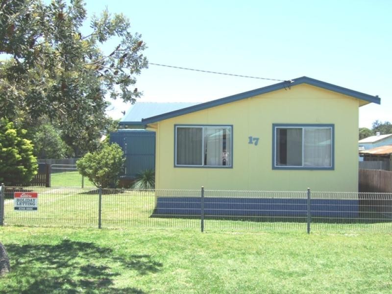 17 Straight St, Hat Head NSW 2440