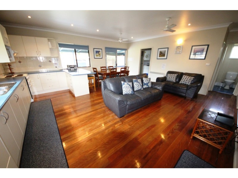 17 Straight St, Hat Head NSW 2440