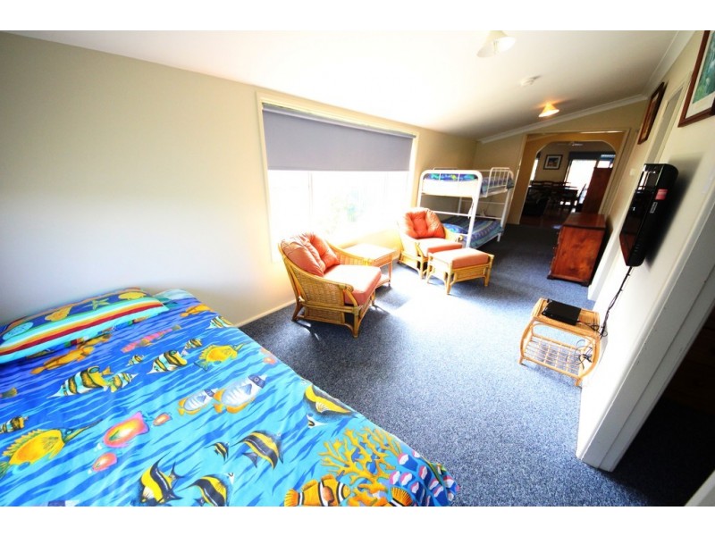 17 Straight St, Hat Head NSW 2440