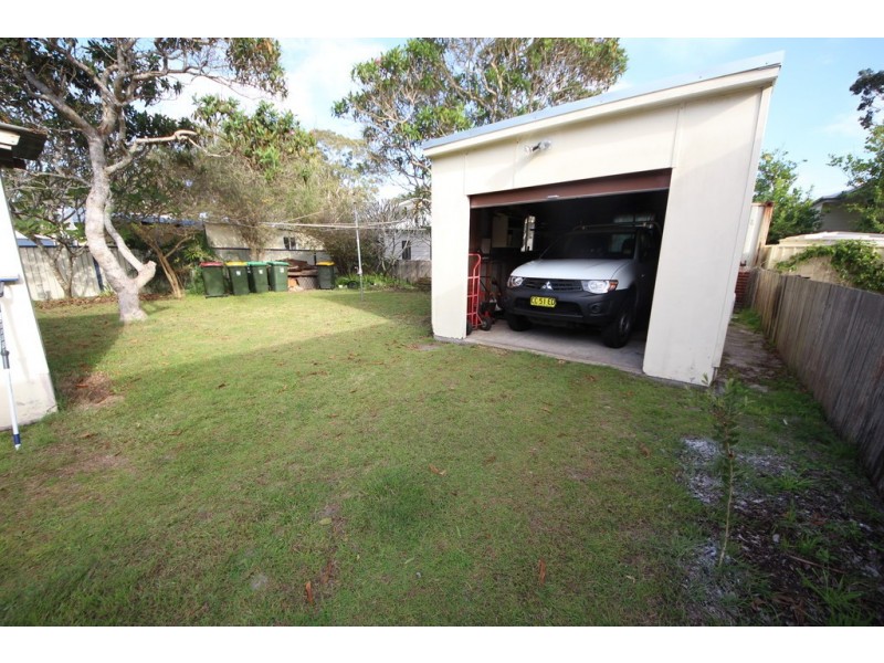 80 Straight St, Hat Head NSW 2440