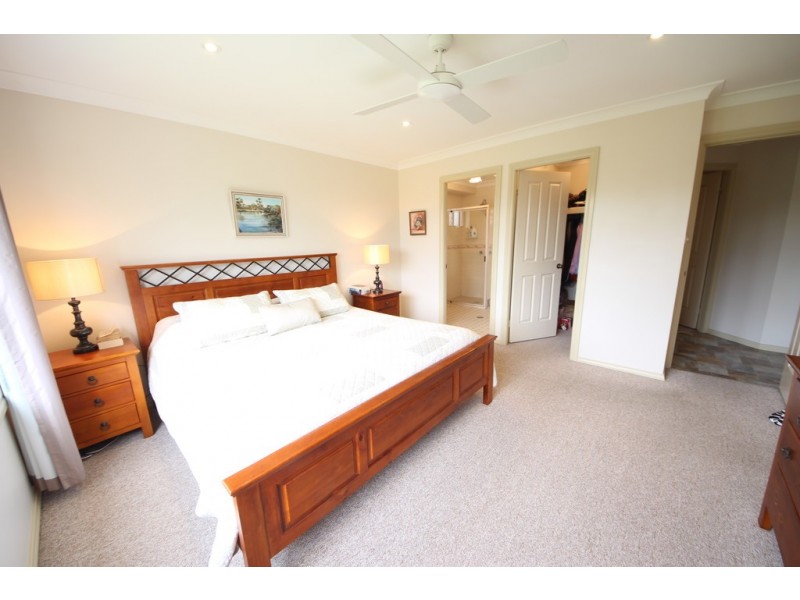 41 Athol Elliott Pl, South West Rocks NSW 2431