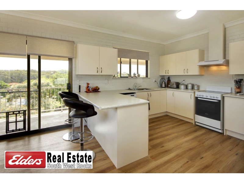 1 Lionel Hogan Cl, South West Rocks NSW 2431