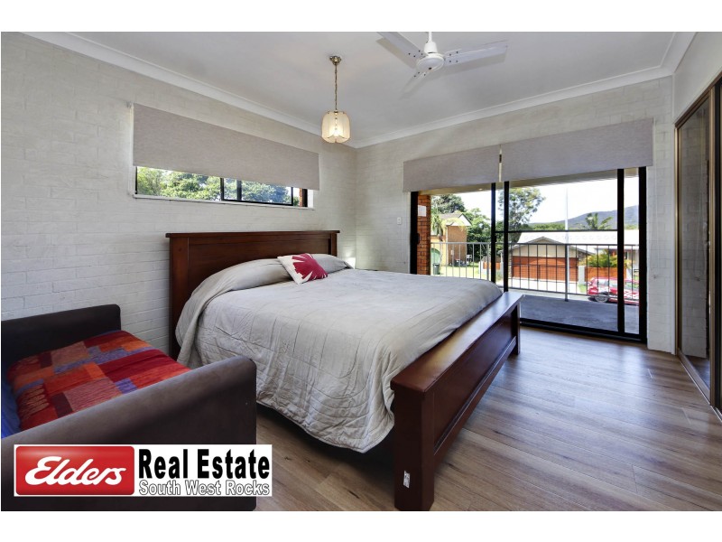 1 Lionel Hogan Cl, South West Rocks NSW 2431