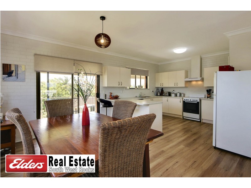 1 Lionel Hogan Cl, South West Rocks NSW 2431