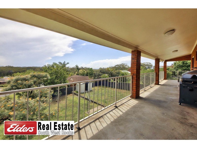 1 Lionel Hogan Cl, South West Rocks NSW 2431