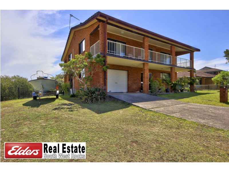 1 Lionel Hogan Cl, South West Rocks NSW 2431