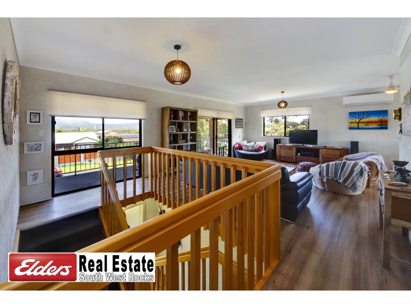 1 Lionel Hogan Cl, South West Rocks NSW 2431