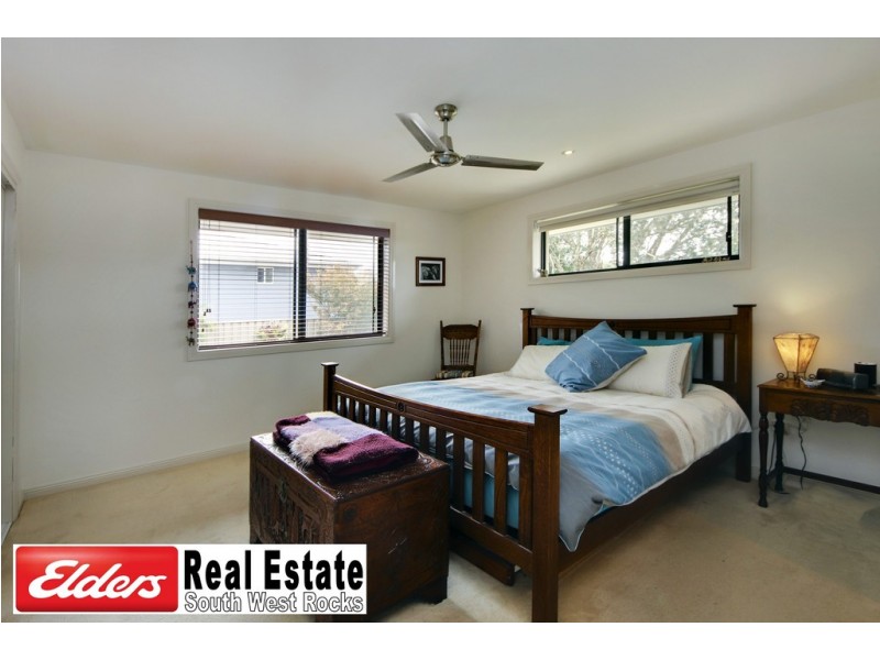 25 Waianbar Ave, South West Rocks NSW 2431