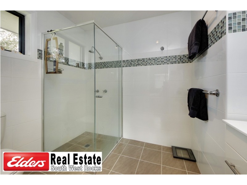 25 Waianbar Ave, South West Rocks NSW 2431