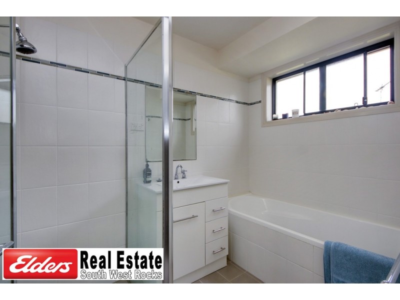 25 Waianbar Ave, South West Rocks NSW 2431