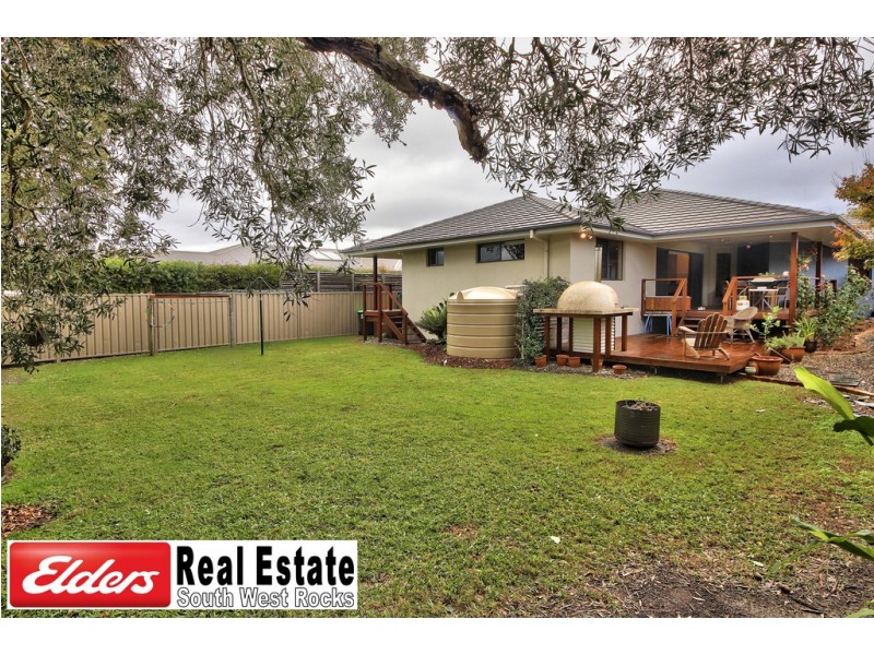 25 Waianbar Ave, South West Rocks NSW 2431