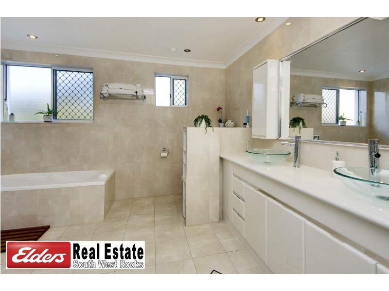 1 Government Rd, South West Rocks NSW 2431