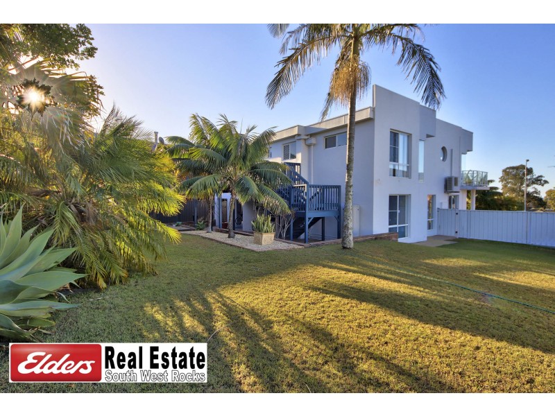 1 Government Rd, South West Rocks NSW 2431