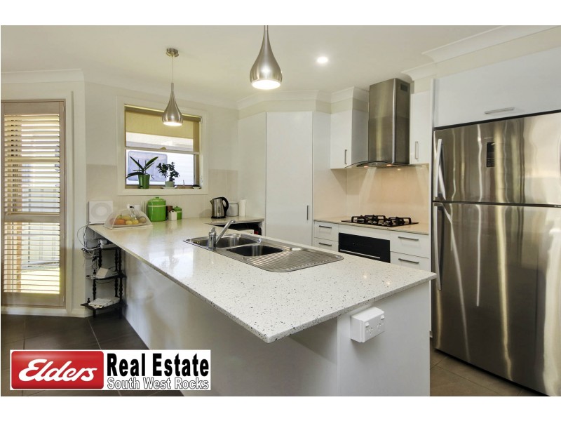 3 Tallowwood PL, South West Rocks NSW 2431