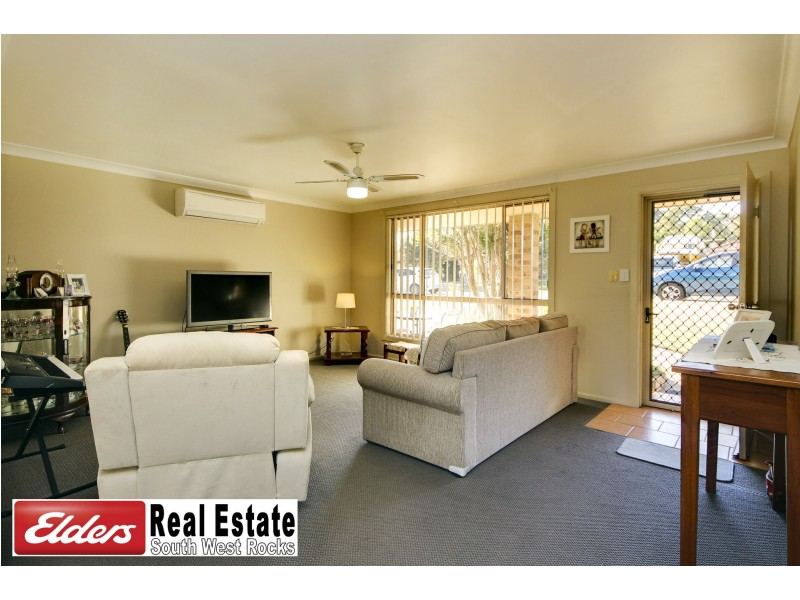 8 Herbert Appleby Cct, South West Rocks NSW 2431