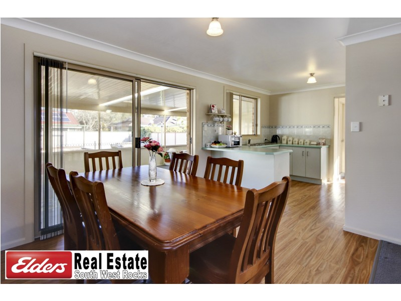 8 Herbert Appleby Cct, South West Rocks NSW 2431