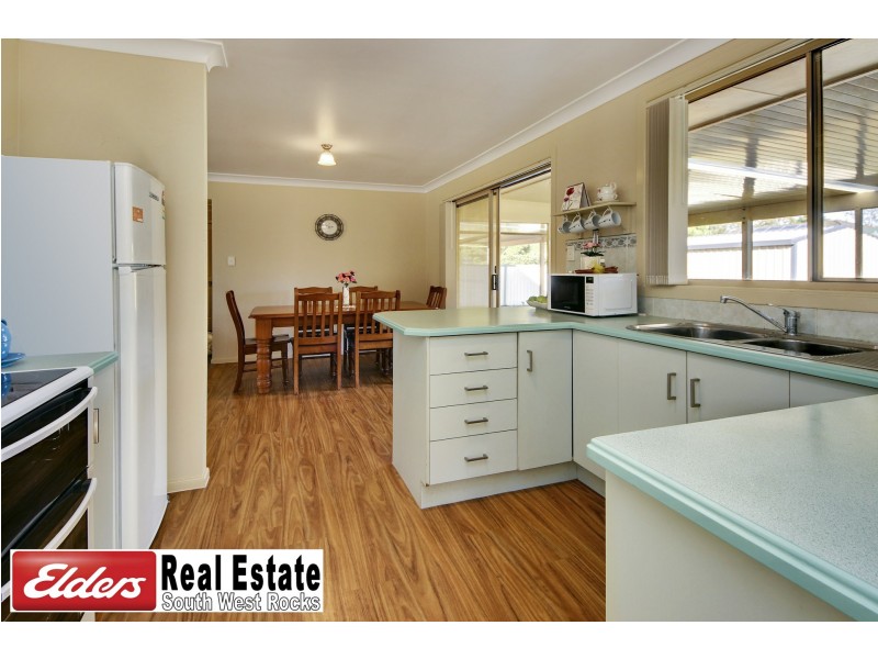 8 Herbert Appleby Cct, South West Rocks NSW 2431