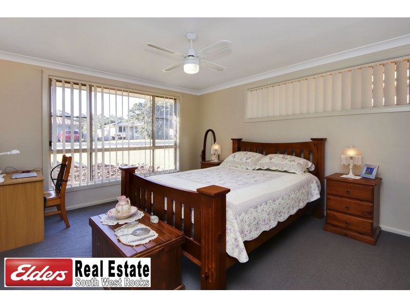 8 Herbert Appleby Cct, South West Rocks NSW 2431