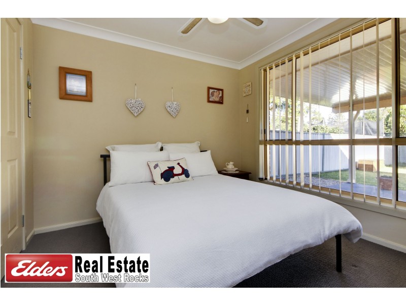8 Herbert Appleby Cct, South West Rocks NSW 2431