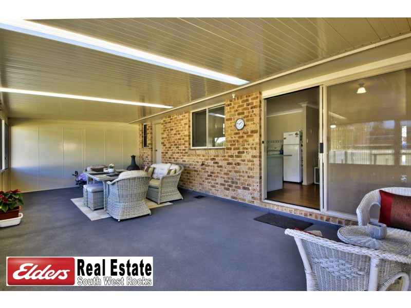 8 Herbert Appleby Cct, South West Rocks NSW 2431