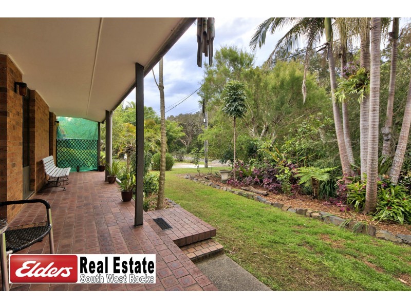 38 Hutcheson St, Hat Head NSW 2440