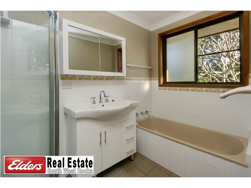 38 Hutcheson St, Hat Head NSW 2440