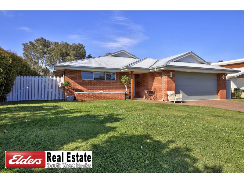 26 Waianbar Ave, South West Rocks NSW 2431