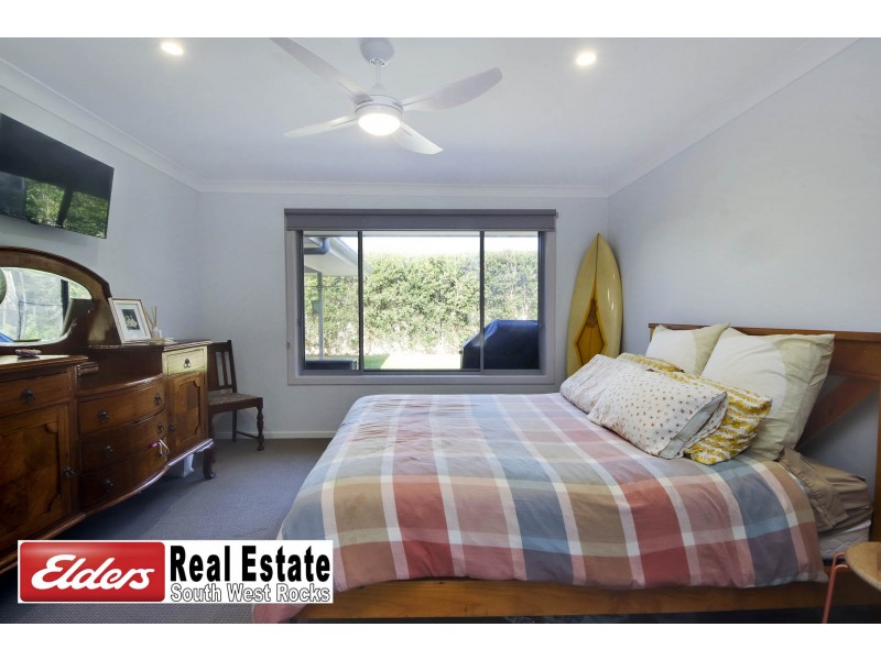 26 Waianbar Ave, South West Rocks NSW 2431