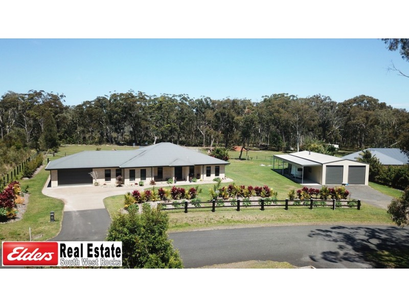 10 Carron Place, Arakoon NSW 2431