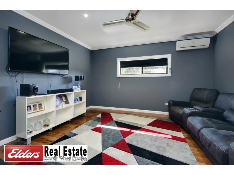 10 Carron Place, Arakoon NSW 2431