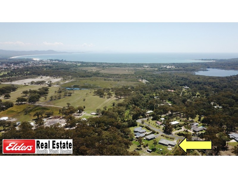 10 Carron Place, Arakoon NSW 2431